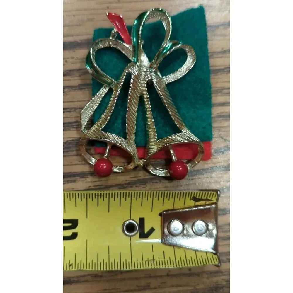 Vintage Christmas  Holiday Retro Brooch Pin Very Pretty Bells